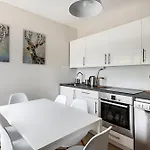 펜션 Play And Relax In Lake-parkside Cozy Family Retreat - Jegenye 자르마디