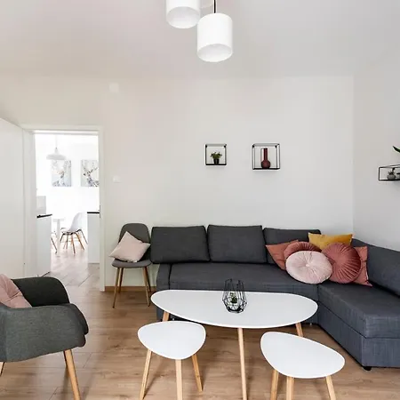 펜션 Play And Relax In Lake-parkside Cozy Family Retreat - Jegenye 자르마디