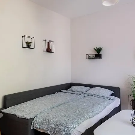 Play And Relax In Lake-parkside Cozy Family Retreat - Jegenye 자르마디