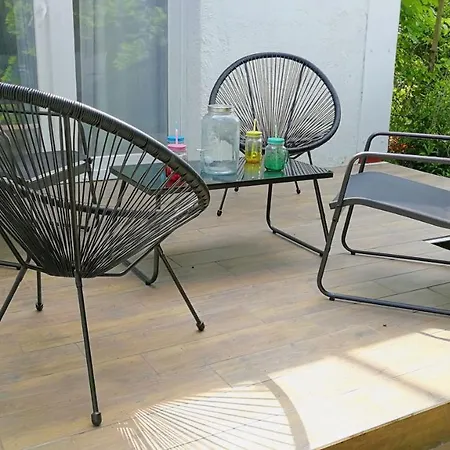 Play And Relax In Lake-parkside Cozy Family Retreat - Jegenye 度假居