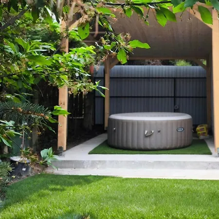 펜션 Play And Relax In Lake-parkside Cozy Family Retreat - Jegenye 자르마디