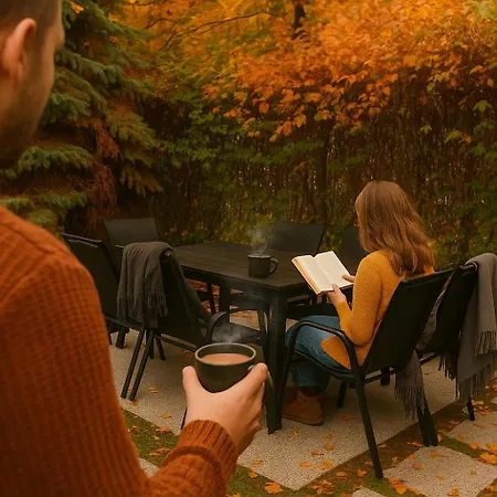 Play And Relax In Lake-parkside Cozy Family Retreat - Jegenye