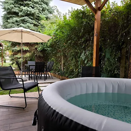 Play And Relax In Lake-parkside Cozy Family Retreat - Jegenye Casa vacanze *