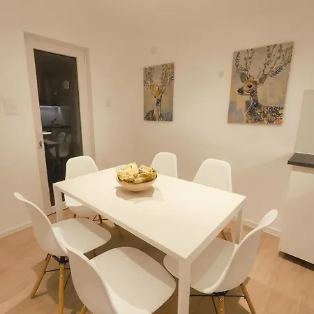 Hébergement de vacances Play And Relax In Lake-parkside Cozy Family Retreat - Jegenye Zamárdi