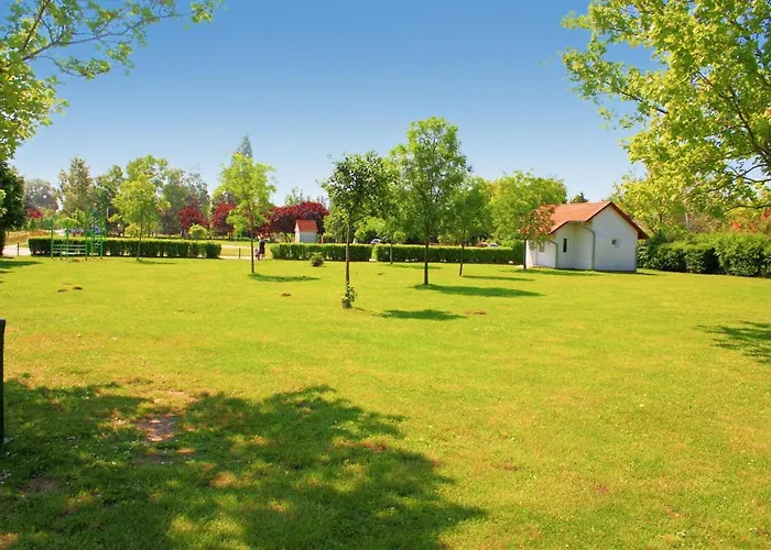Play And Relax In Lake-parkside Cozy Family Retreat - Jegenye Zamárdi