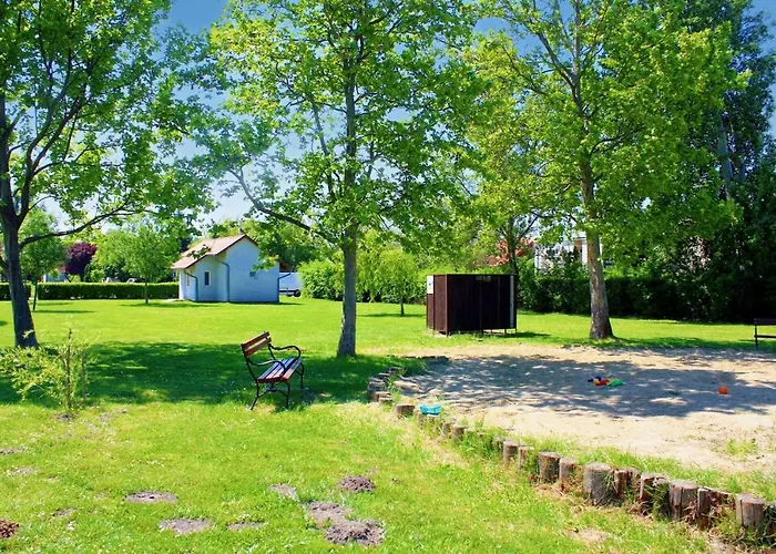 Play And Relax In Lake-parkside Cozy Family Retreat - Jegenye *