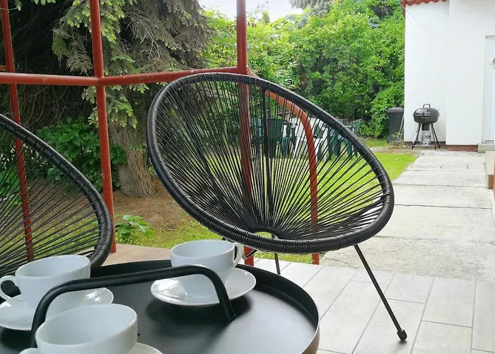 Play And Relax In Lake-parkside Cozy Family Retreat - Jegenye *