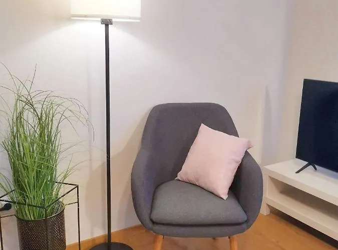 Play And Relax In Lake-parkside Cozy Family Retreat - Jegenye בית נופש *