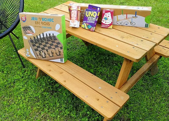 Play And Relax In Lake-parkside Cozy Family Retreat - Jegenye