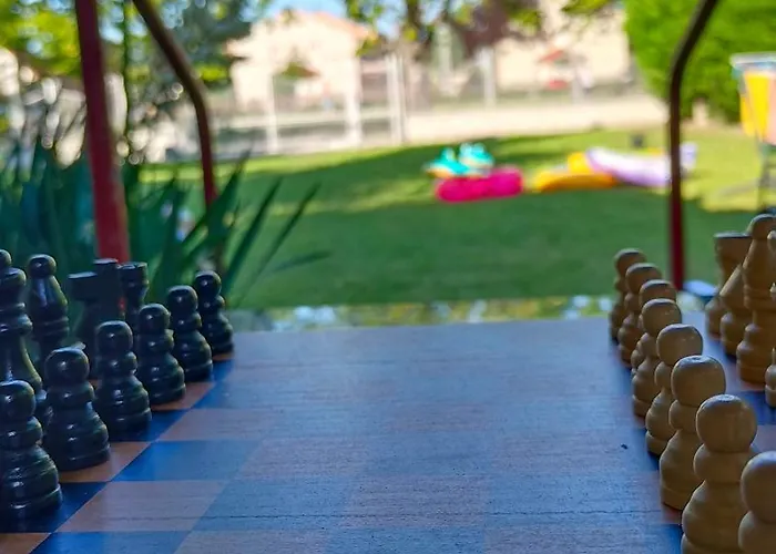 Play And Relax In Lake-parkside Cozy Family Retreat - Jegenye *