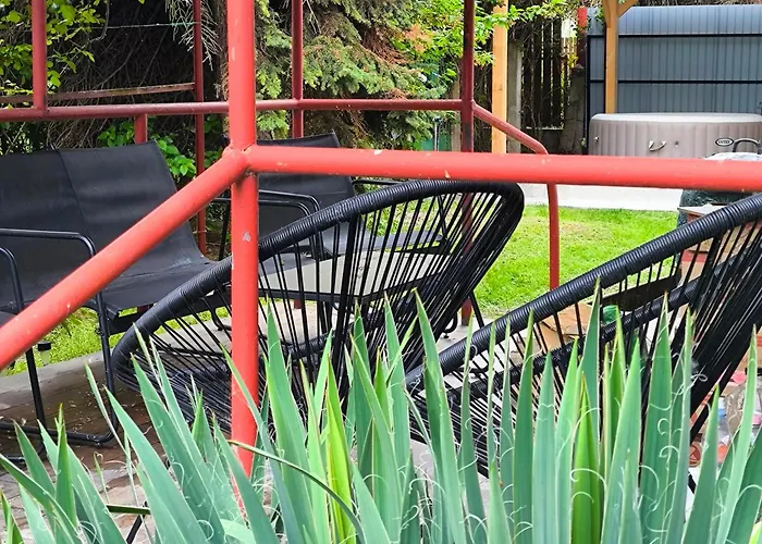 Play And Relax In Lake-parkside Cozy Family Retreat - Jegenye בית נופש