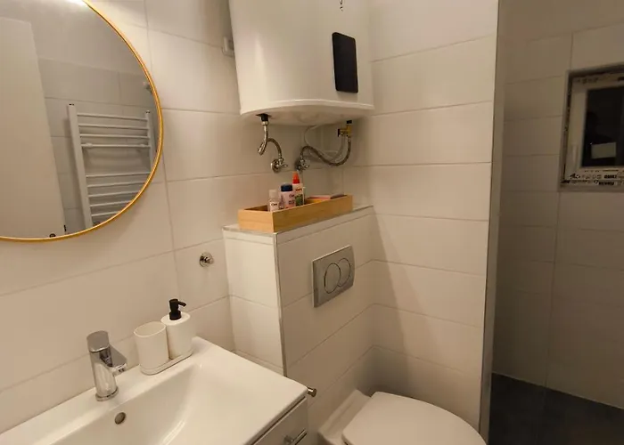 Play And Relax In Lake-parkside Cozy Family Retreat - Jegenye בית נופש זמראדי