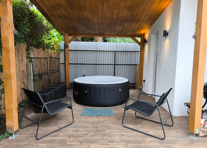 Play And Relax In Lake-parkside Cozy Family Retreat - Jegenye * זמראדי