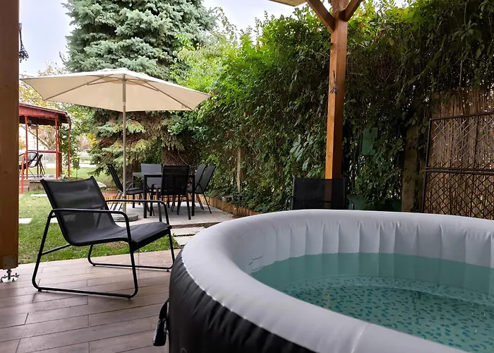 Play And Relax In Lake-parkside Cozy Family Retreat - Jegenye Holiday home *