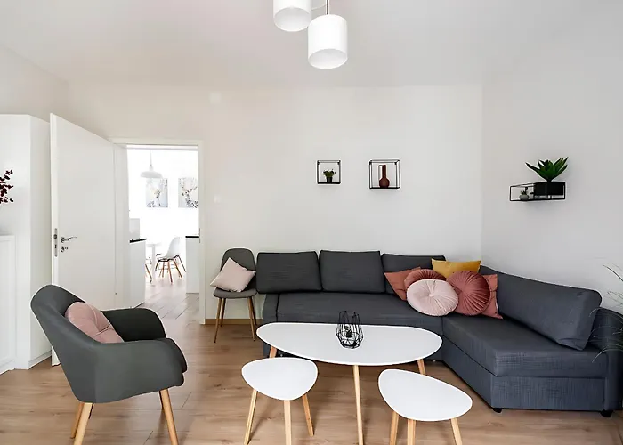 Tatil Evi Play And Relax In Lake-parkside Cozy Family Retreat - Jegenye