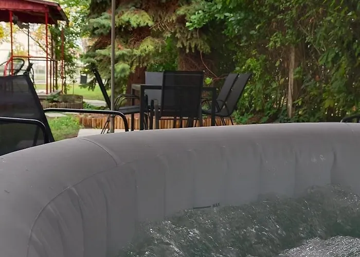 בית נופש Play And Relax In Lake-parkside Cozy Family Retreat - Jegenye *