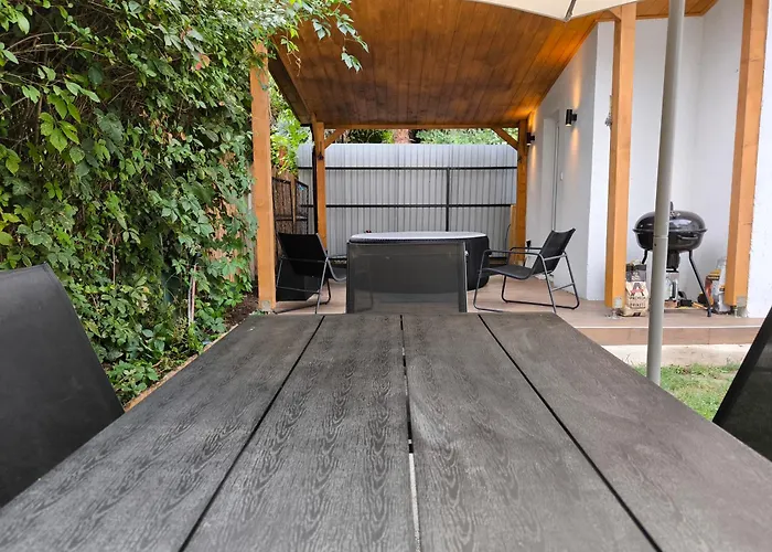 Play And Relax In Lake-parkside Cozy Family Retreat - Jegenye Holiday home