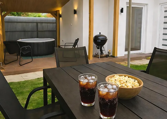 Play And Relax In Lake-parkside Cozy Family Retreat - Jegenye Prázdninový dům